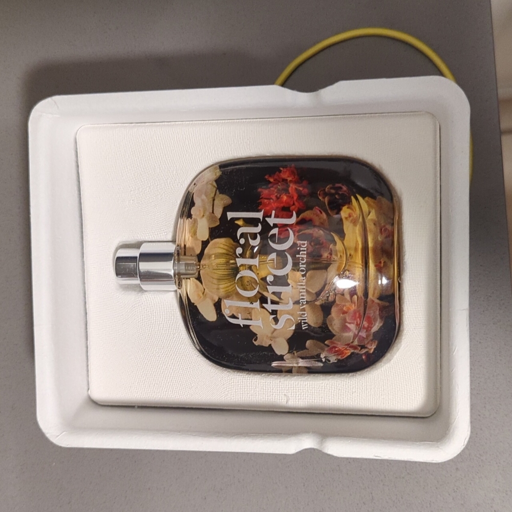 Perfume - Picture 3 of 4